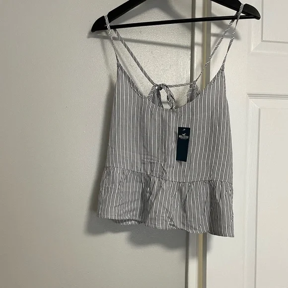 HOLLISTER - Picture 1 of 2